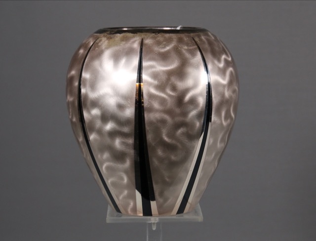 Metallvase