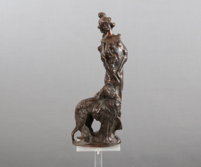 Bronzefigur