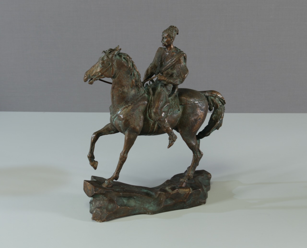 Bronzefigur von Konstantin Ivanovich Garapach  (geb. 1967)