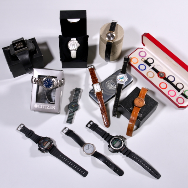 Konvolut 12 Modeuhren, Junghans, Citizen, Fossil, Tissot, Yves Renaud, Casio, Aviator, OI The One, Jowissa, Fortis, alle Quarz