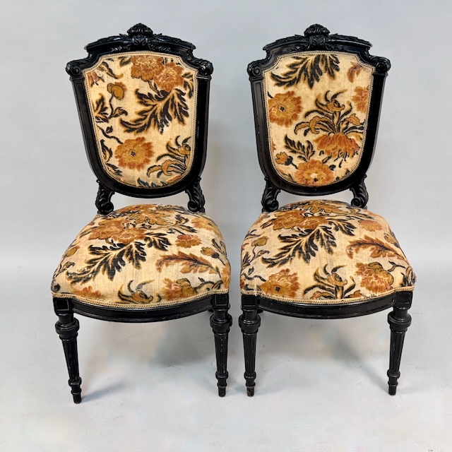 Paar Louis XV Salon Stühle, schwarz, 18 Jh., Frankreich
