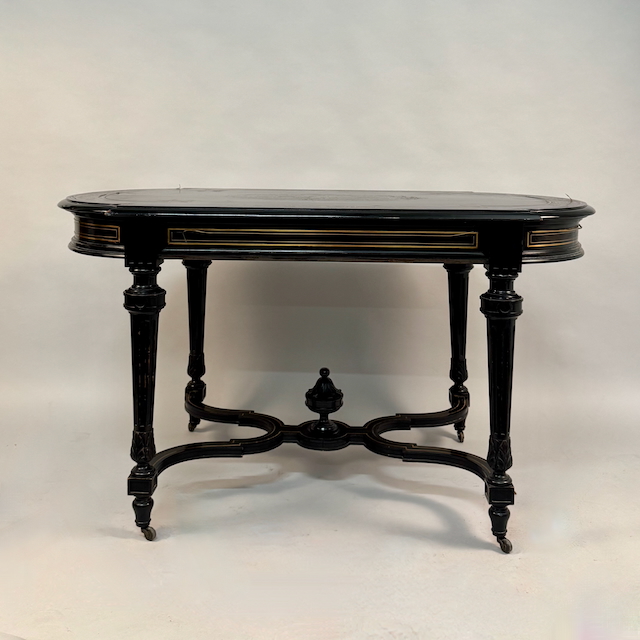 Salon Tisch, schwarz, mit Boullemarketerie, Noten und Instrument, Louis XV, Napoleon III, 18 Jh. Frankreich