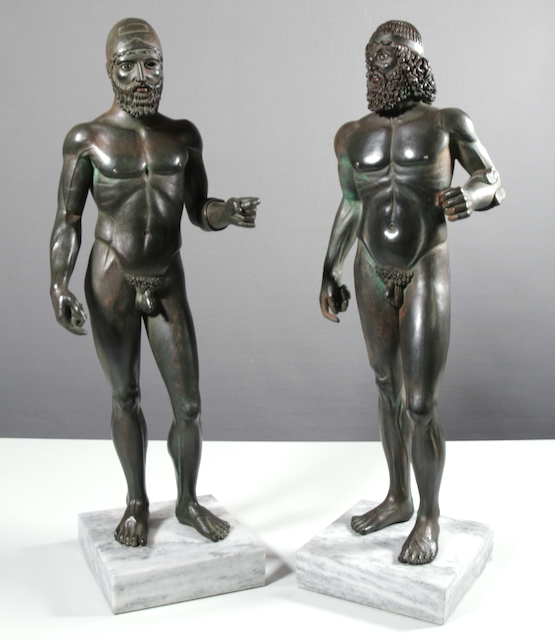 Paar Museumsrepliken wohl von Robert Carlin