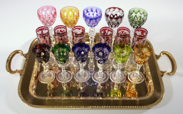 Likörgläser-Set mit Tablett (Feingoldauflage) 20. Jh.
